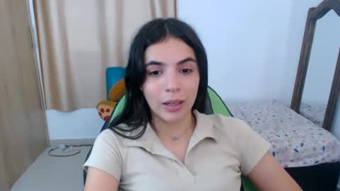 Snapshot of elenna_hotx chatting on 03-05-25, 09:15 agnes online show from 03-05-25, 09:15