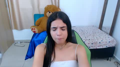 Snapshot of elenna_hotx chatting on 03-06-25, 09:20 agnes online show from 03-06-25, 09:20