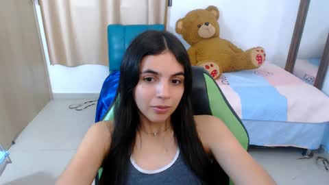 Snapshot of elenna_hotx chatting on 03-12-25, 12:10 agnes online show from 03-12-25, 12:10