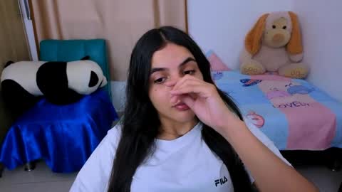 Snapshot of elenna_hotx chatting on 09-24-25, 06:55 agnes online show from 09-24-25, 06:55