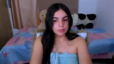 Snapshot of elenna_hotx chatting on 10-20-25, 09:15 agnes online show from 10-20-25, 09:15