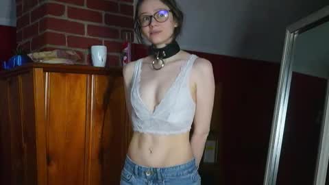 Snapshot of elfenemma chatting on 03-06-26, 11:23 Emma online show from 03-06-26, 11:23