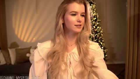 Snapshot of eli_journey chatting on 01-10-26, 09:30 Eli online show from 01-10-26, 09:30