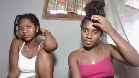 Snapshot of elia011 chatting on 11-08-25, 02:34 elia011 online show from 11-08-25, 02:34