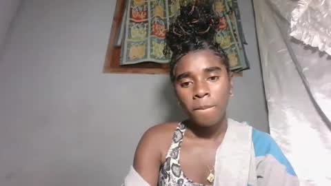 Snapshot of elia011 chatting on 11-10-25, 12:42 elia011 online show from 11-10-25, 12:42