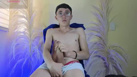 Snapshot of elian_cooper18 chatting on 01-23-25, 01:13 Elian online show from 01-23-25, 01:13