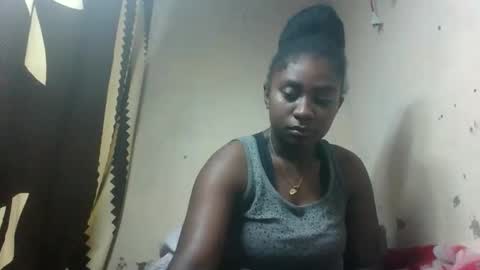 eliannee online show from 12-17-25, 04:07