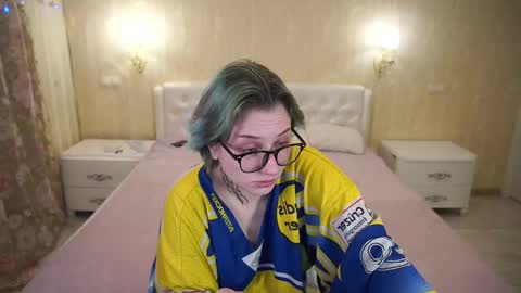 Luna online show from 02-04-26, 11:49