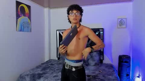 Elias Ferragamo online show from 12-02-25, 02:17