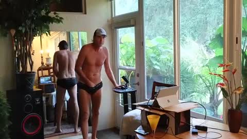 Snapshot of eliberator chatting on 10-05-25, 07:01 eliberator online show from 10-05-25, 07:01