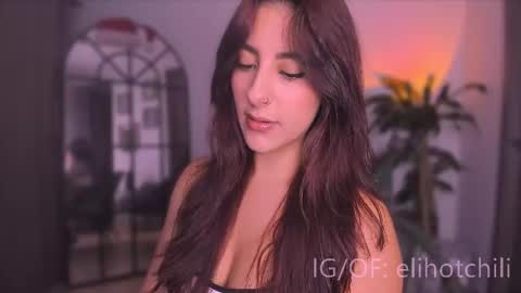 Snapshot of elihotchili chatting on 12-22-25, 11:24 Eli online show from 12-22-25, 11:24