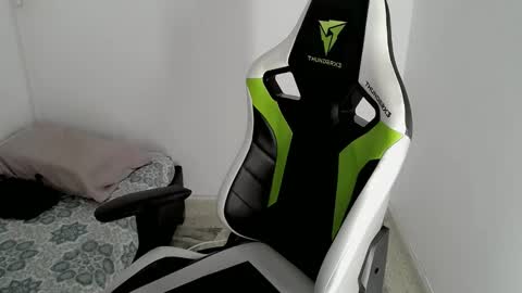 Snapshot of elii_797 chatting on 03-10-25, 01:54 bby-santy online show from 03-10-25, 01:54