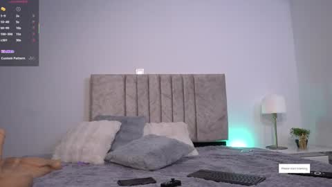 E L I I Z A B E T H   online show from 06-12-26, 10:52