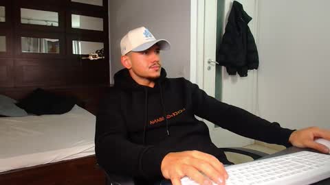 ElijahThorne online show from 02-09-26, 05:44