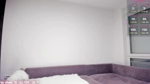 Hey Im Elizzi. Lets have fun and enjoy together  online show from 04-28-26, 09:31