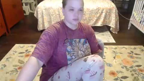 Snapshot of elinah_hanile chatting on 06-19-26, 02:05 Elinah online show from 06-19-26, 02:05