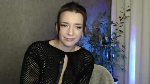 Elina online show from 12-17-24, 12:01
