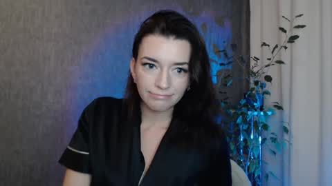 Elina online show from 12-20-24, 02:08