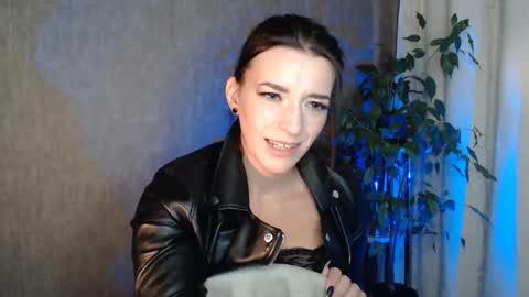 Elina online show from 10-20-25, 12:00