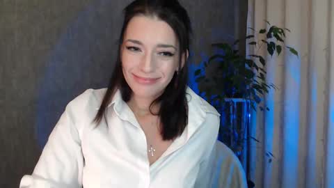 Elina online show from 12-20-25, 11:12