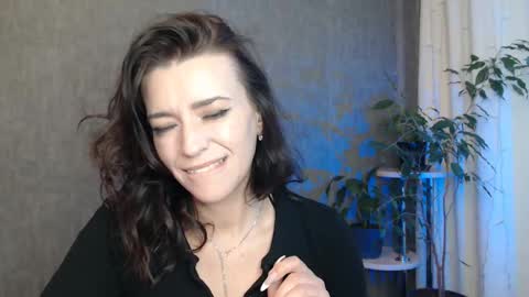 Elina online show from 05-27-26, 01:57