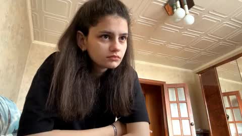 Lola online show from 11-24-25, 06:24