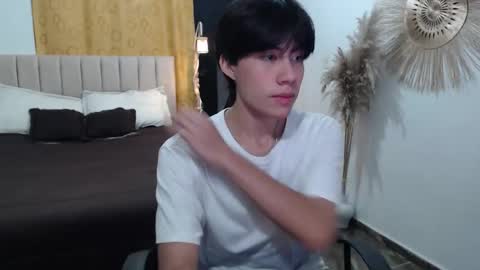 Snapshot of elio_collem chatting on 11-15-25, 01:36 ELIO online show from 11-15-25, 01:36