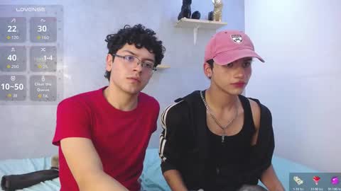 Snapshot of eliotkinky chatting on 02-11-26, 03:06 Elio online show from 02-11-26, 03:06