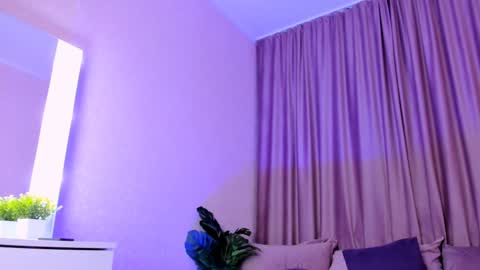 Elizabeth online show from 12-17-24, 11:17