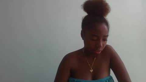 elisa821456 online show from 03-09-26, 07:01