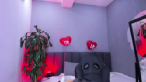 Snapshot of elisa_castrillon chatting on 02-15-25, 02:26 Elisa online show from 02-15-25, 02:26