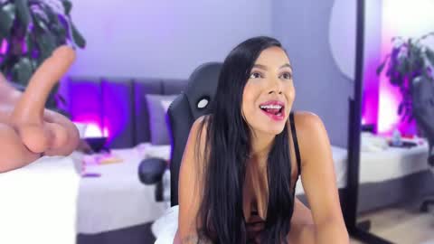 Snapshot of elisa_castrillon chatting on 02-28-25, 12:32 Elisa online show from 02-28-25, 12:32
