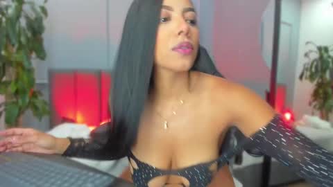 Snapshot of elisa_castrillon chatting on 09-30-25, 08:14 Elisa online show from 09-30-25, 08:14