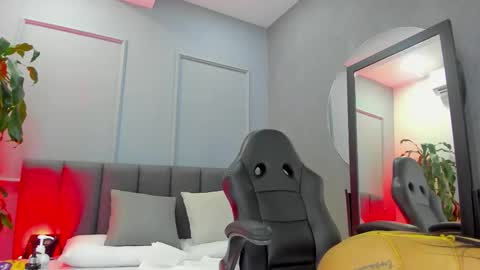 Snapshot of elisa_castrillon chatting on 10-19-25, 07:03 Elisa online show from 10-19-25, 07:03