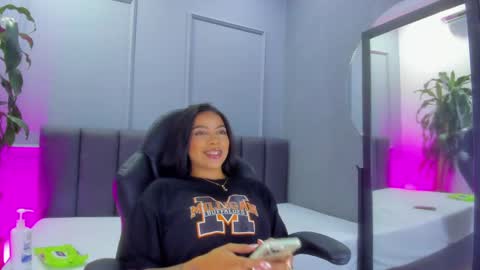 Elisa online show from 04-06-26, 08:54