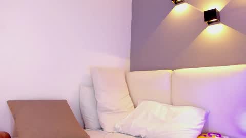 Elisa online show from 06-11-26, 12:32