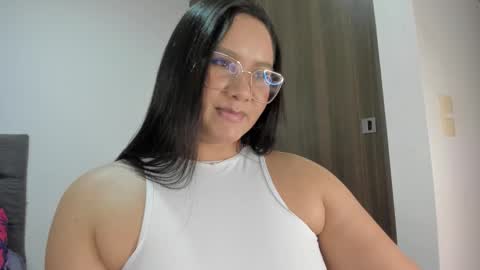      online show from 11-11-25, 12:43