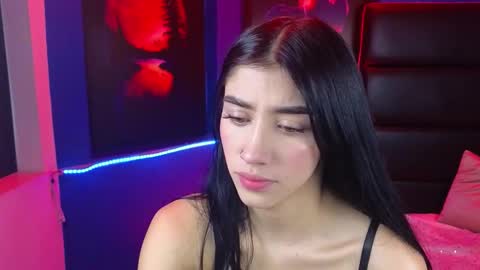 Snapshot of elisa_soul chatting on 09-25-25, 02:43 Elisa Soul online show from 09-25-25, 02:43