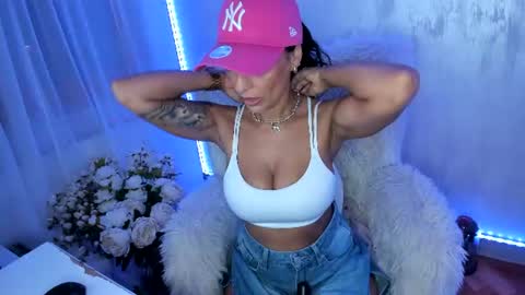 Snapshot of elisabaxter chatting on 07-13-26, 01:52 Maria online show from 07-13-26, 01:52