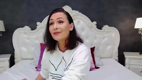 Snapshot of elisabethswan chatting on 02-02-26, 09:08 Krissy online show from 02-02-26, 09:08