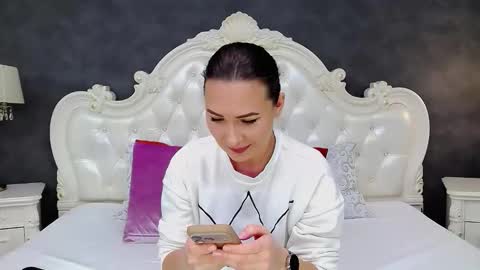 Snapshot of elisabethswan chatting on 02-10-26, 08:18 Krissy online show from 02-10-26, 08:18