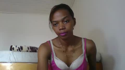 Snapshot of elisacich chatting on 03-10-26, 11:15 elisacich online show from 03-10-26, 11:15