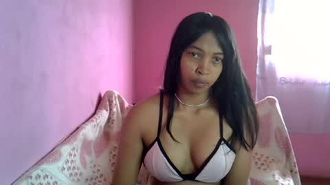 Snapshot of elisah01 chatting on 07-13-26, 05:32 elisah01 online show from 07-13-26, 05:32