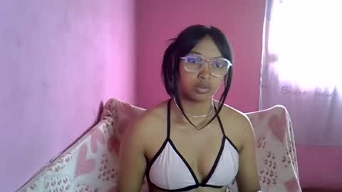 Snapshot of elisah01 chatting on 07-24-26, 06:11 elisah01 online show from 07-24-26, 06:11