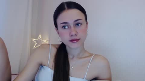 Elis online show from 12-19-25, 06:31