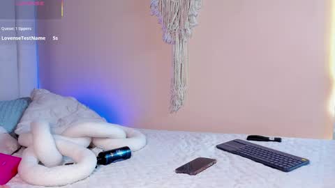 Elise diamond online show from 04-23-26, 01:02