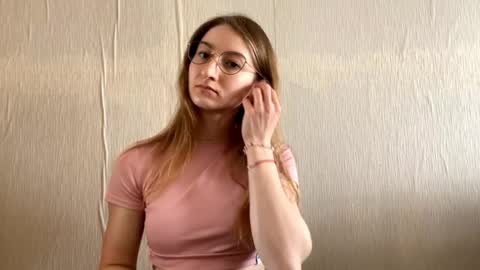 Snapshot of elisebetancur chatting on 04-16-26, 09:32 Elisabet online show from 04-16-26, 09:32