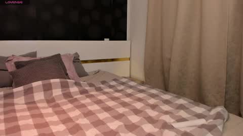 Snapshot of elisetyler89 chatting on 06-01-26, 06:42 Elly online show from 06-01-26, 06:42