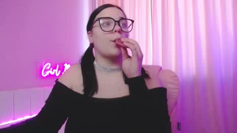 Snapshot of elissstoun chatting on 02-10-25, 10:09 ElissStoun online show from 02-10-25, 10:09