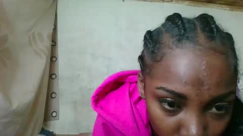 Snapshot of elita12010 chatting on 12-14-25, 04:40 elita12010 online show from 12-14-25, 04:40